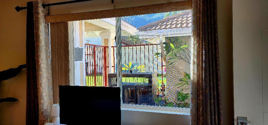 Heaven's Kept Secret 4 Min From The Sea Habitación en casa particular *